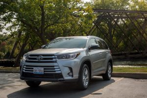 2017 Toyota Highlander interior design review