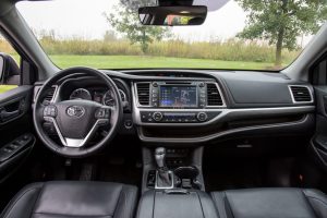 2017 Toyota Highlander interior design review