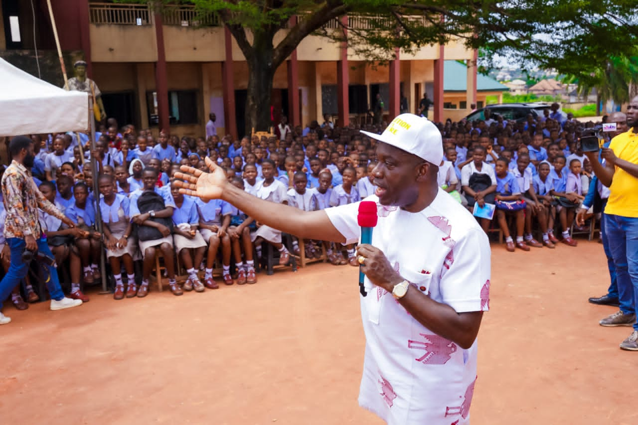 Soludo presents cheque worth N1.524 billion to Anambra mission schools