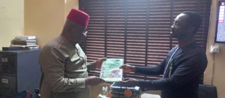 NUJ presents nomination letter to Igwe Onyido as Anambra man of the year