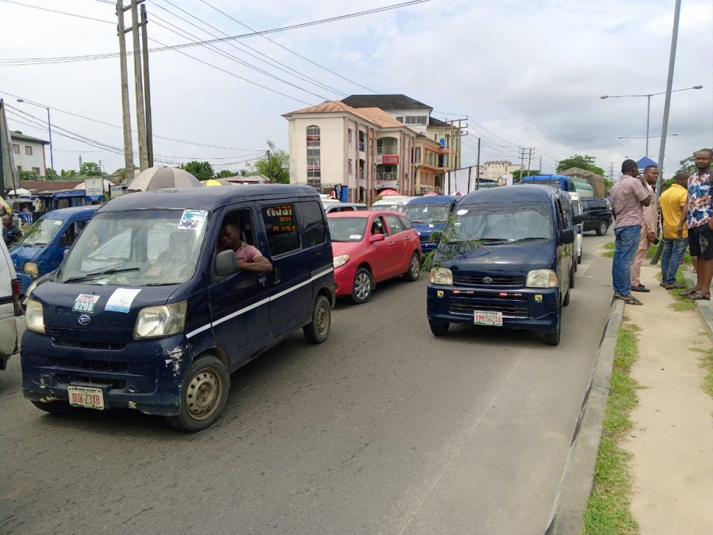 Commercial bus drivers protest alleged impoundment of vehicles in Calabar 