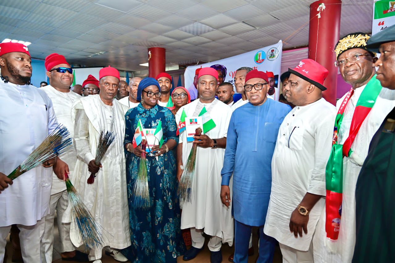 Ifeanyi Ubah, Ekwunife formally joins APC in Anambra