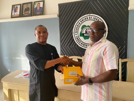 Gov Otu Donates WiFi Broadband Router Facility To NUJ