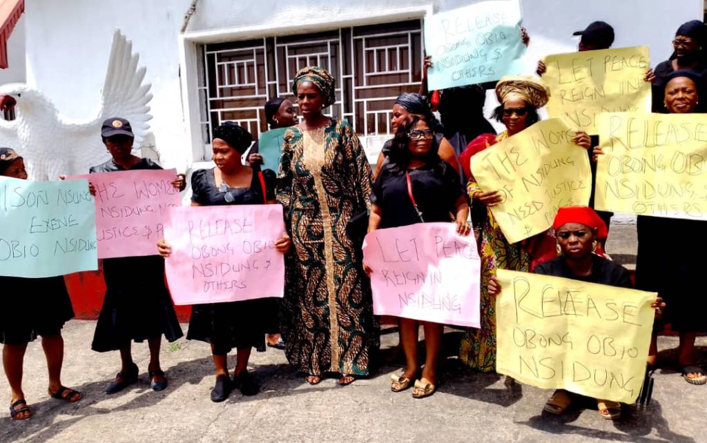 Efik Women Protest Imprisonment of 80-years-old Monarch in Afokang Custodial Center