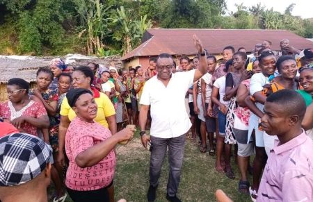 NDDC Commissioner, Orok Duke, Distributes Relief Materials To Flood Affected Communities In Cross River