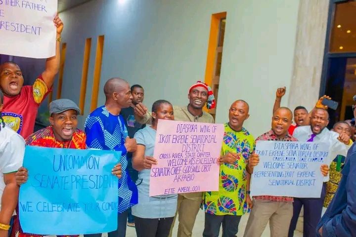 Photo Story: C'River NDDC Rep, Rt. Hon. Orok Duke attends APC South South Zonal meeting as Senate President heaps praises on Commission