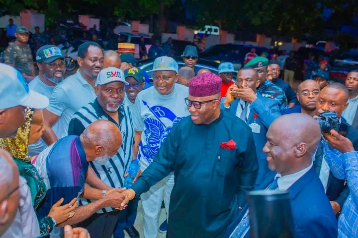 Photo Story: C'River NDDC Rep, Rt. Hon. Orok Duke attends APC South South Zonal meeting as Senate President heaps praises on Commission