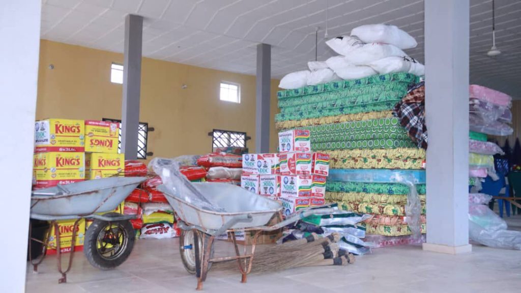 Eto Mkpe community in Akpabuyo gets NDDC relief materials worth millions of naira