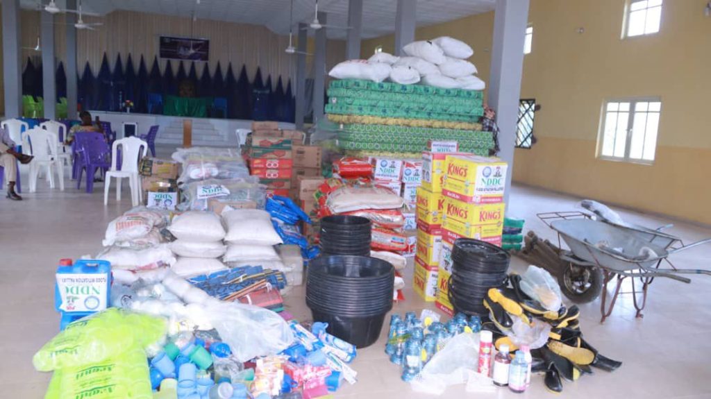 Eto Mkpe community in Akpabuyo gets NDDC relief materials worth millions of naira