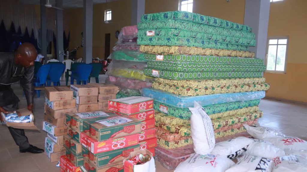 Eto Mkpe community in Akpabuyo gets NDDC relief materials worth millions of naira