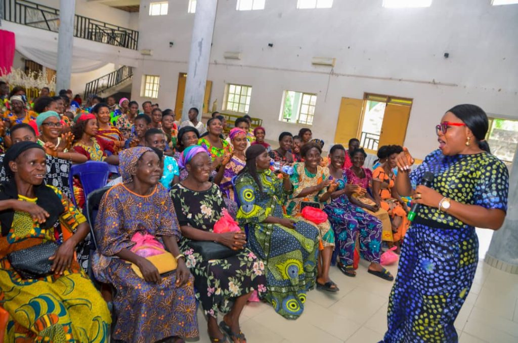 Royal Pearls Women Group Supports Ugep Farmers with Improved Seedlings for Enhanced Agricultural Yield