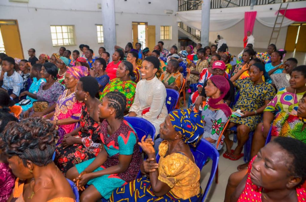 Royal Pearls Women Group Supports Ugep Farmers with Improved Seedlings for Enhanced Agricultural Yield