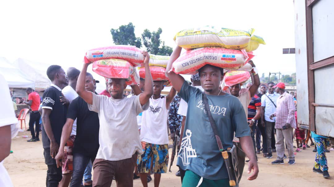 Excitement as NDDC distributes relief materials to Bayside community in Calabar