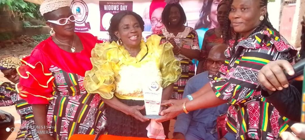 Widows Day: Group Empowers Anambra Widows With Bags Of Rice, Clothes, Cash