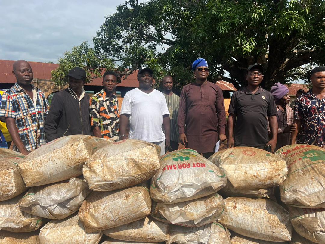 Hon Martins Achadu facilitates distribution of fertilizers to farmers in Yala II State Constituency