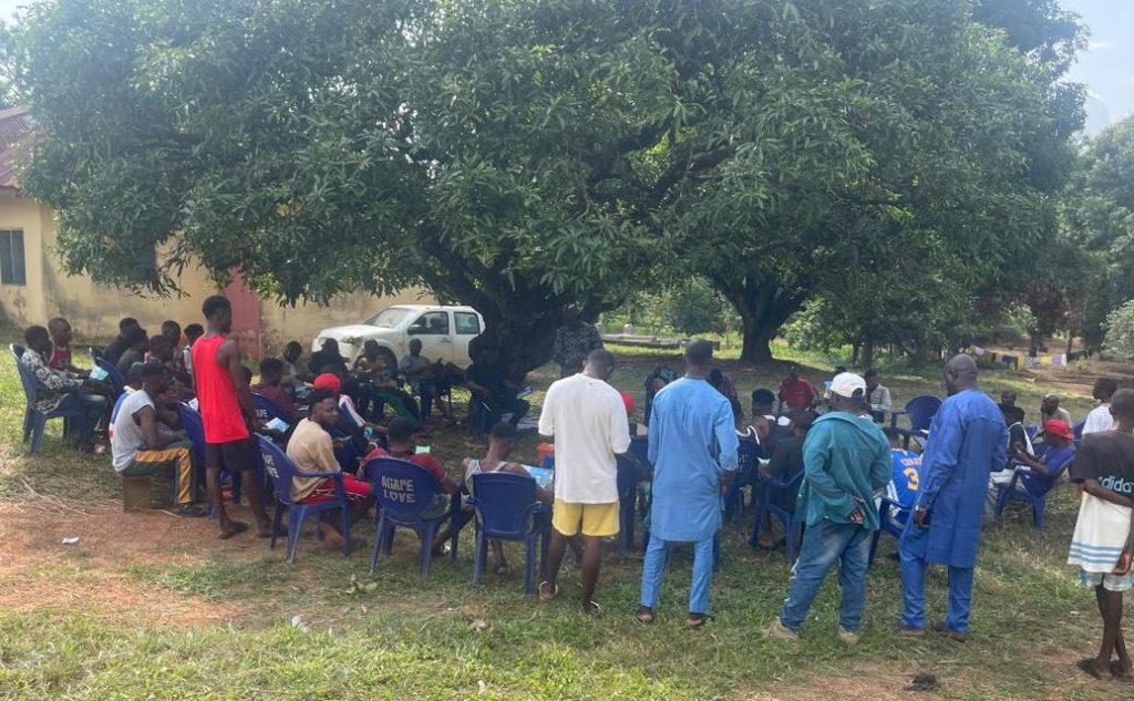 Bekwara youths troop out to welcome Efenji Nicholas