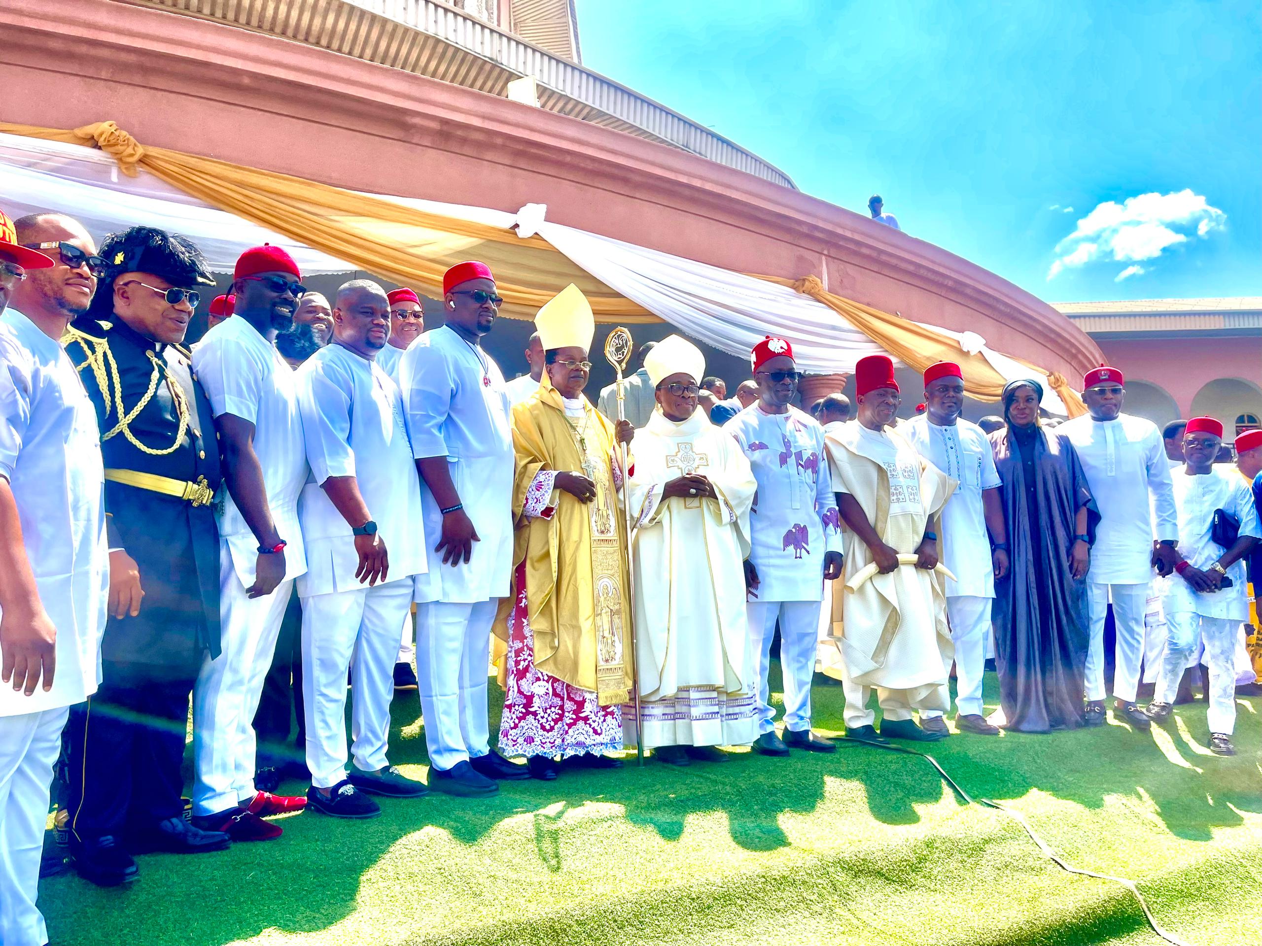 Paul Chukwuma donates N150milllion to Catholic Church in Anambra