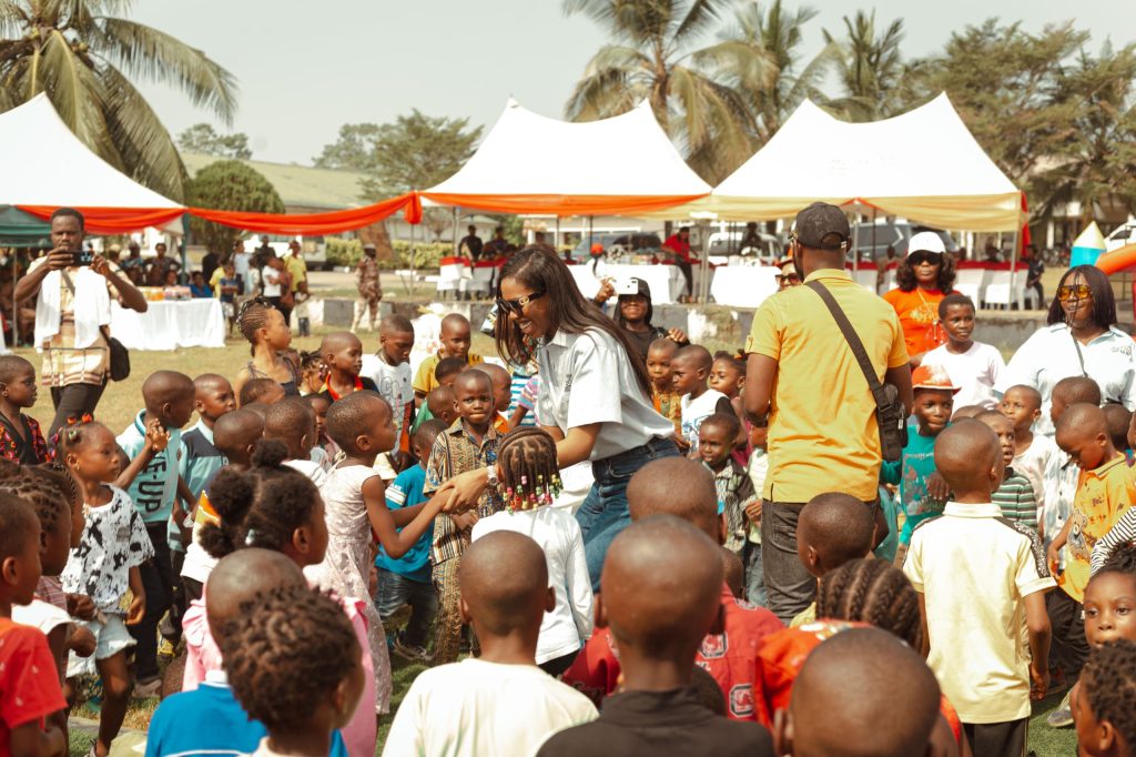 Asuquo Ekpenyong's wife flags off Cross River South Women and Children Christmas Party