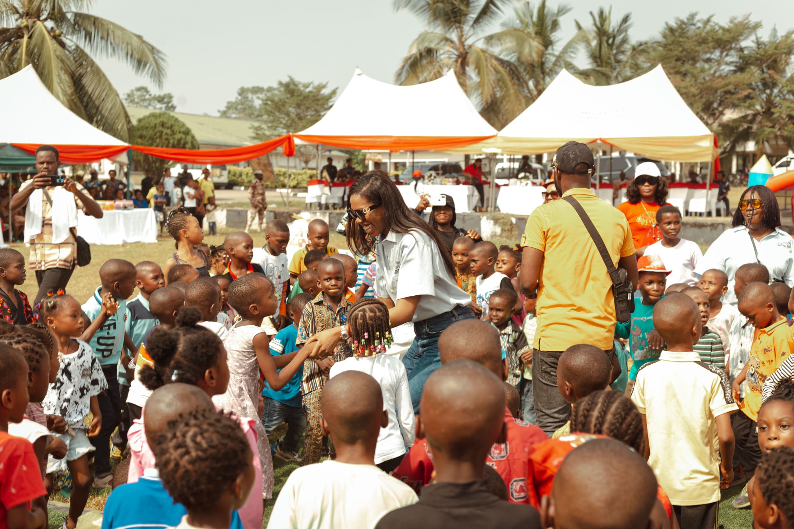 Senator’s Wife Celebrates Christmas with Women and Children Across Cross River South