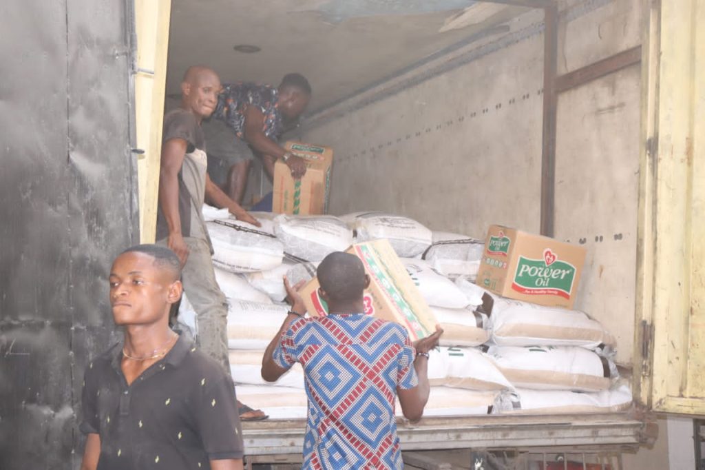 C'River: NDDC distributes rice, vegetable oil to traditional rulers, heads of security agencies, others