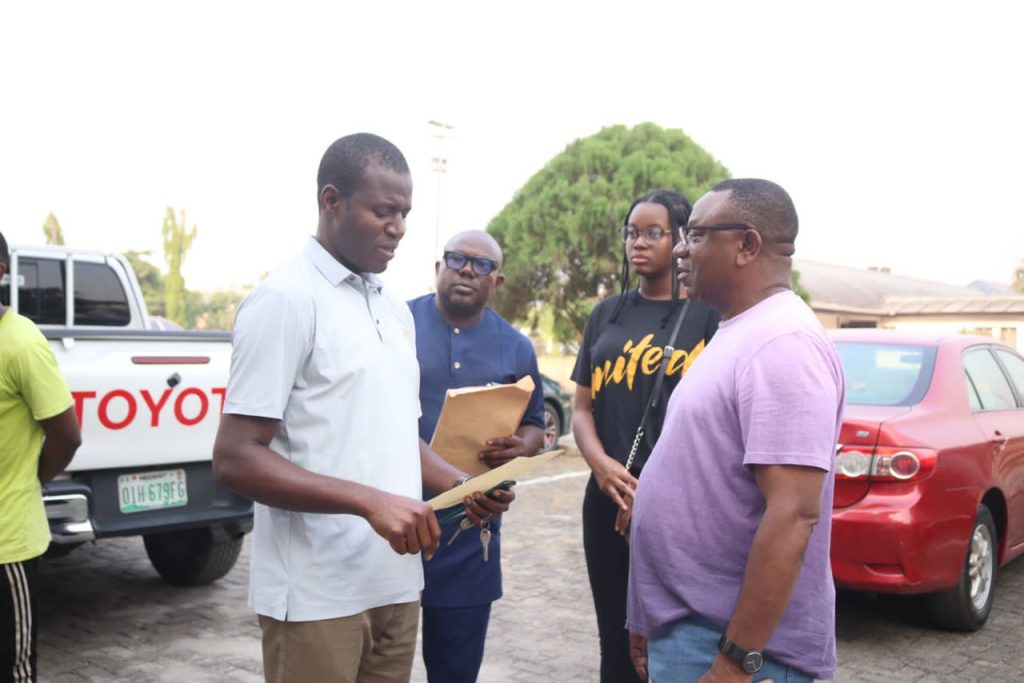 C'River: NDDC distributes rice, vegetable oil to traditional rulers, heads of security agencies, others