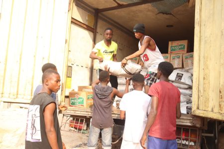 C’River: NDDC distributes rice, vegetable oil to traditional rulers, heads of security agencies, others