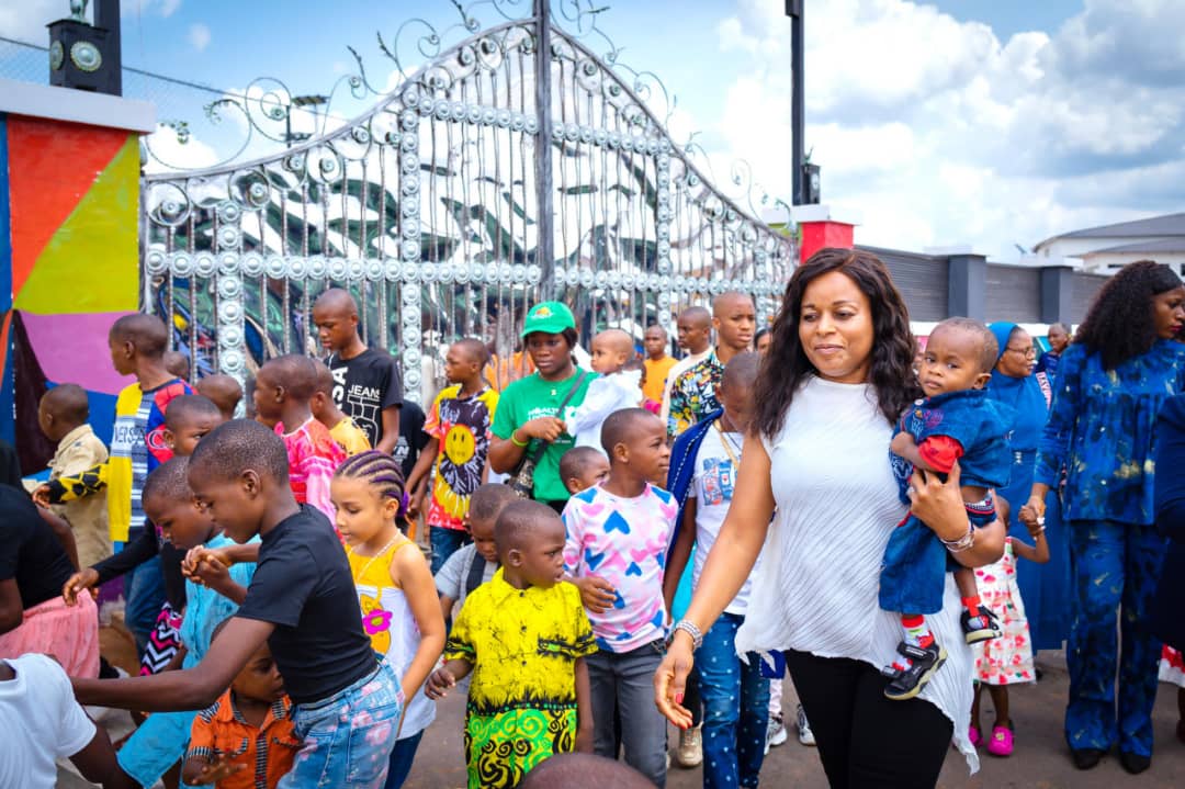Mrs Soludo takes children from Anambra orphanage homes on tour of Funcity, Govt House in Awka