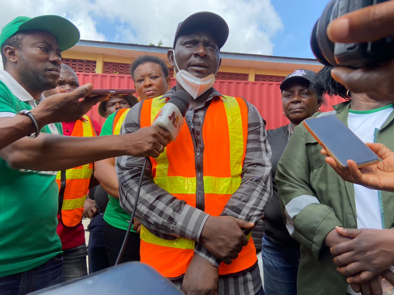 Routine Sanitation: Osogi Storms Unical, Decries Poor Sanitary Conditions at Hostels