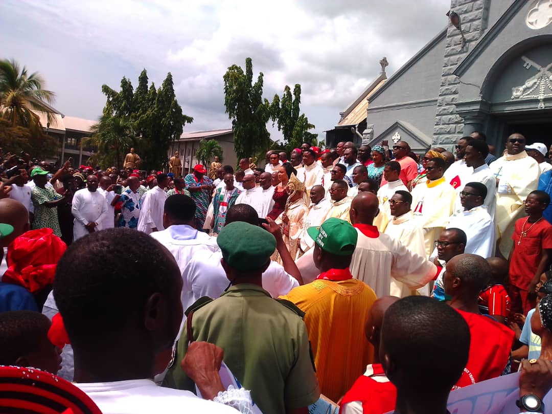 Anambra 2025: Mammoth Crowd Throng APC candidate, Ukachukwu’s Thanksgiving Service In Onitsha