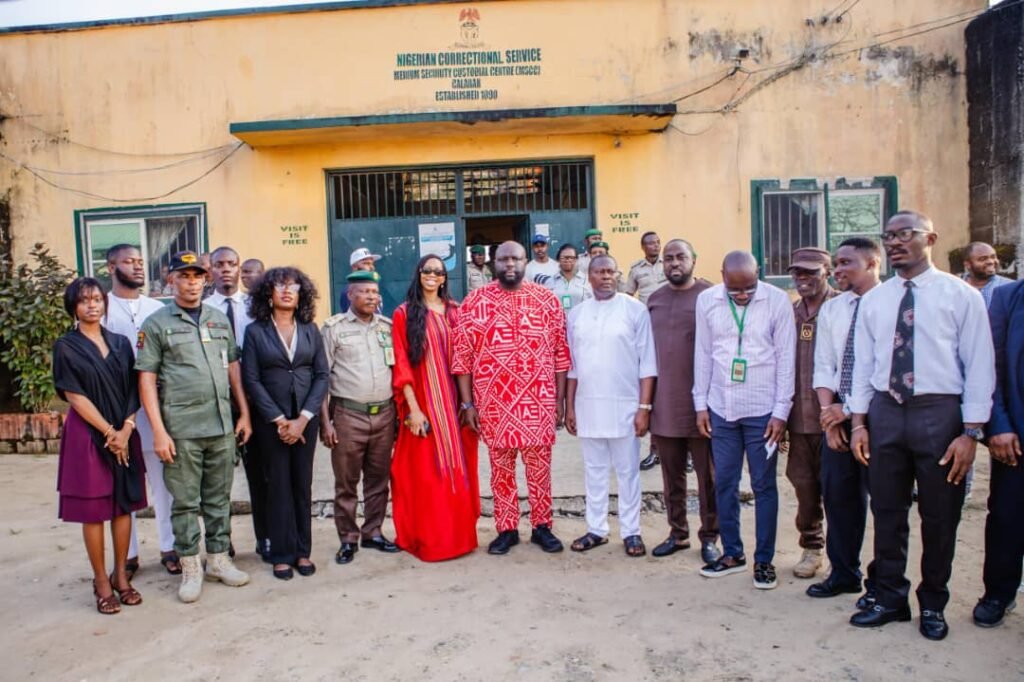 Christmas Day Outreach: Senator Asuquo Ekpenyong Visits Calabar Correctional Centre, Offsets Inmates’ Fines